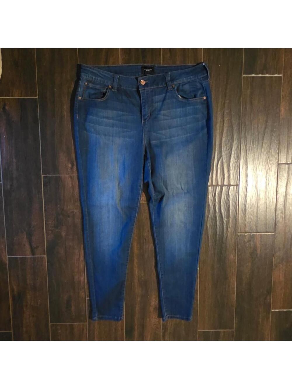 Celebrity Pink Women's Blue and Navy Jeans